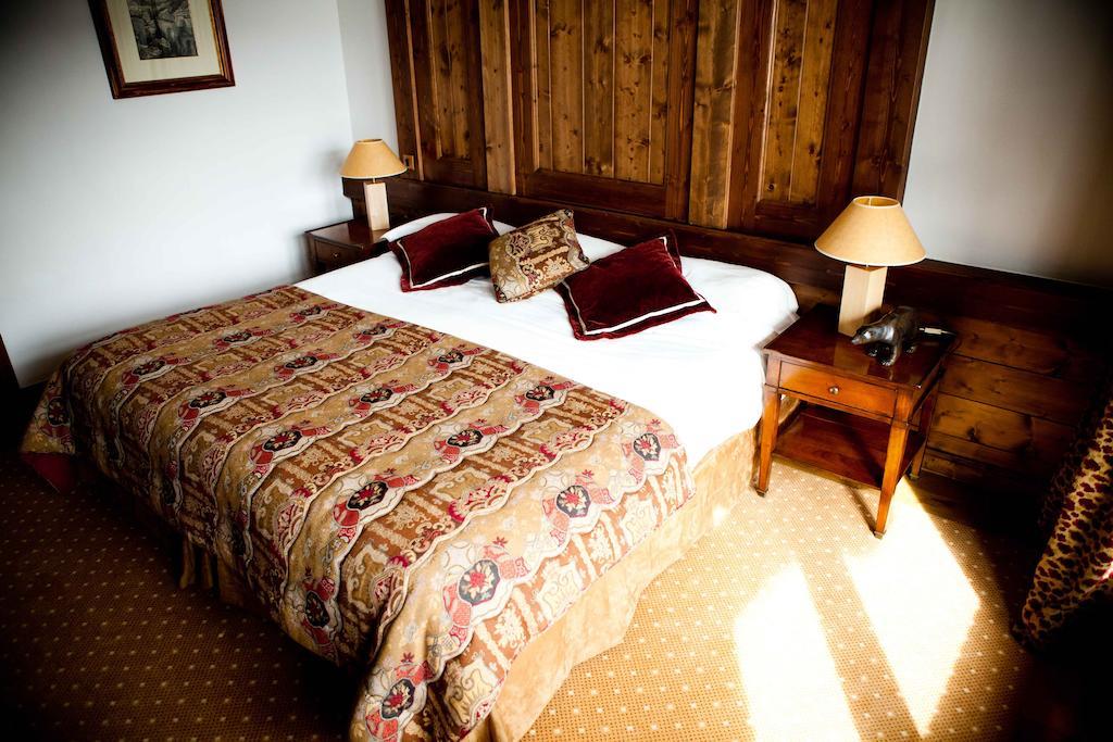 Hotel Les Barmes De L'Ours Val-d'Isère Room photo