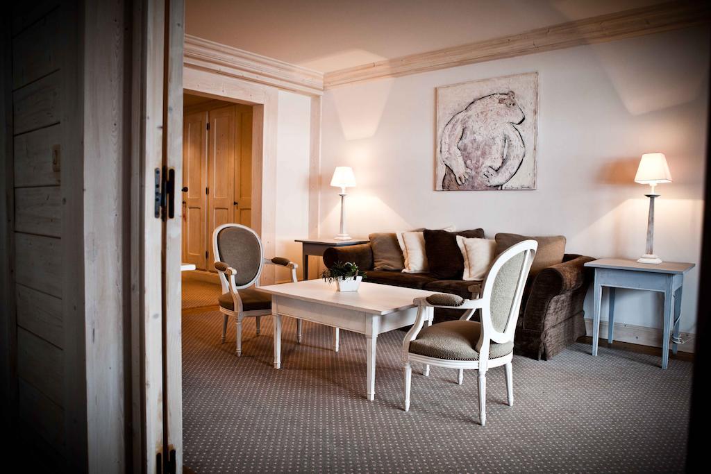 Hotel Les Barmes De L'Ours Val-d'Isère Room photo